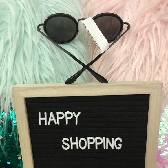 Guess Sunglasses - Picture 4 of 4